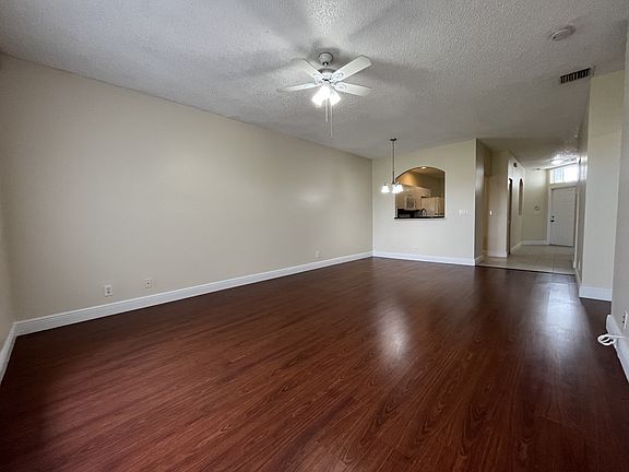 4th image of 4259 SW 10th Ct