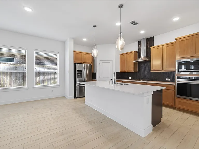 211 Amaranth Way — Photo 15