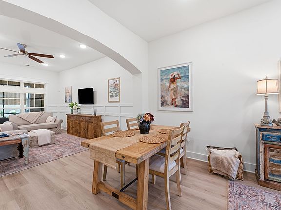 5th image of 2096 Leamington Ln