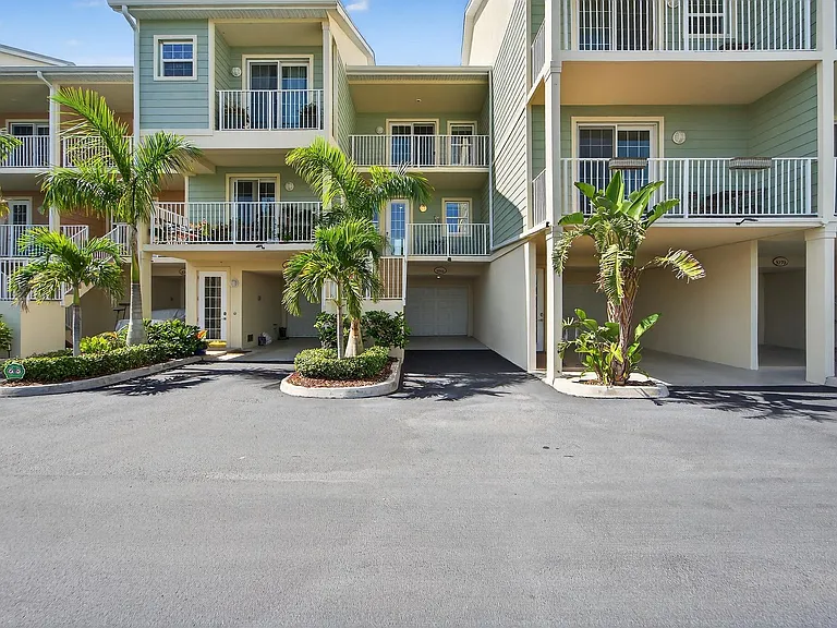 3266 Mangrove Point Dr — Photo 2