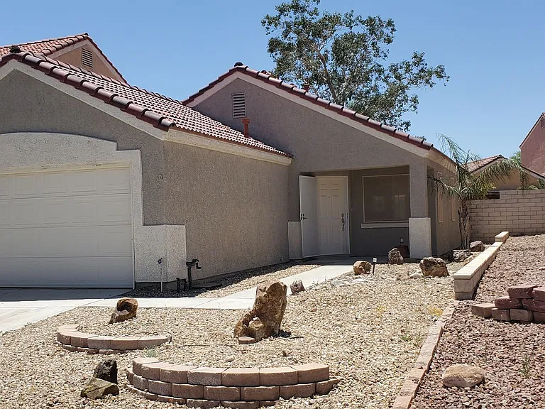 8909 Colorful Pines Ave — Photo 2