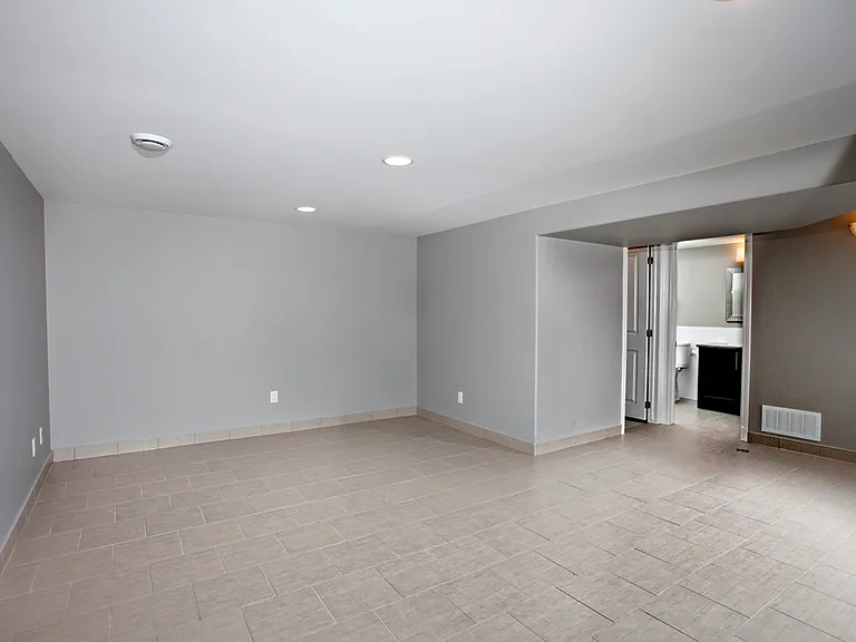1717 Lansing Ave #42 — Photo 4