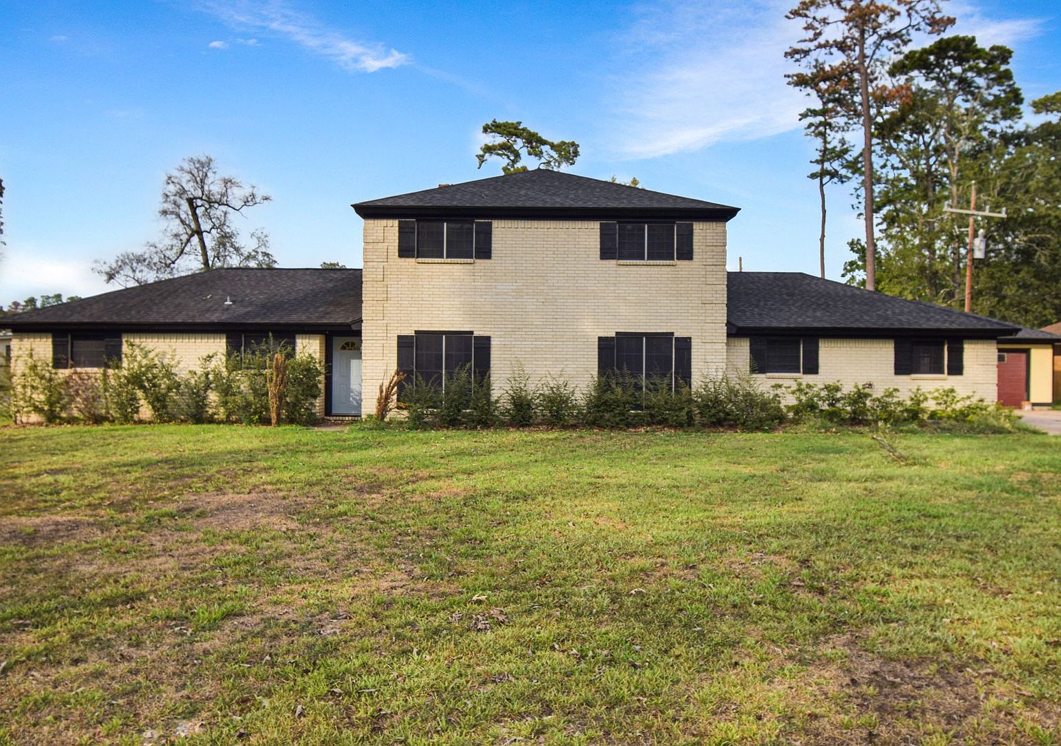 310 W Pineshadows Dr, Sour Lake, TX 77659 | Zillow