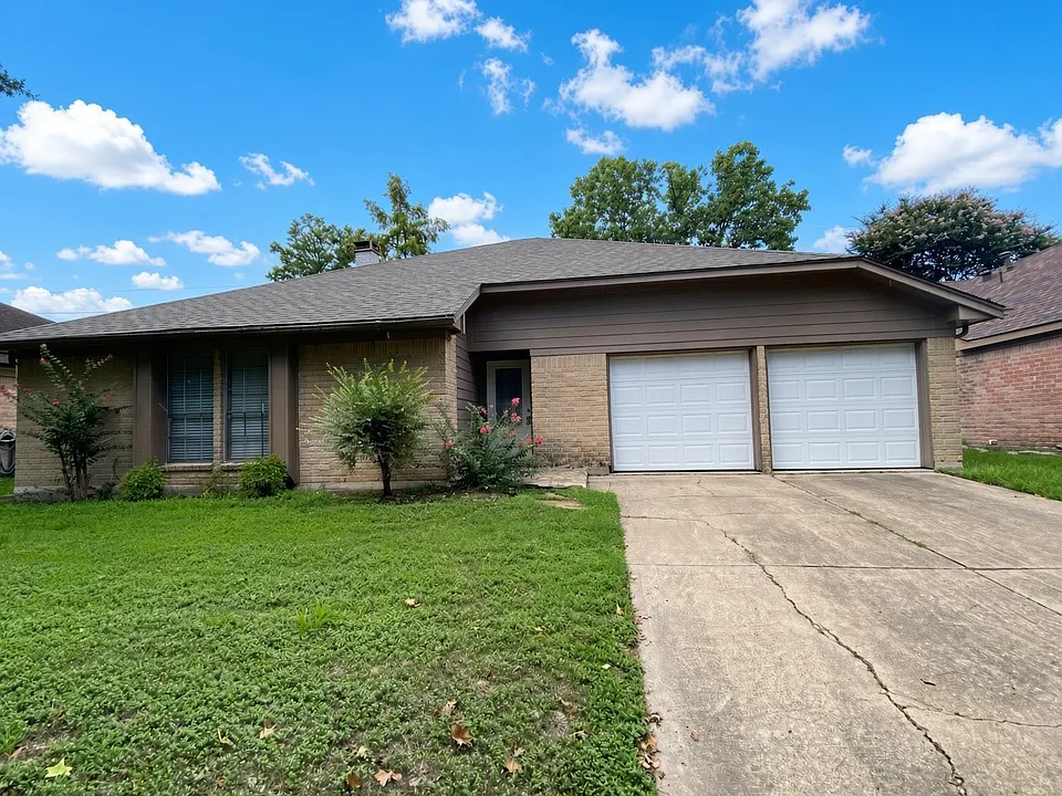 15634 Fox Springs Dr