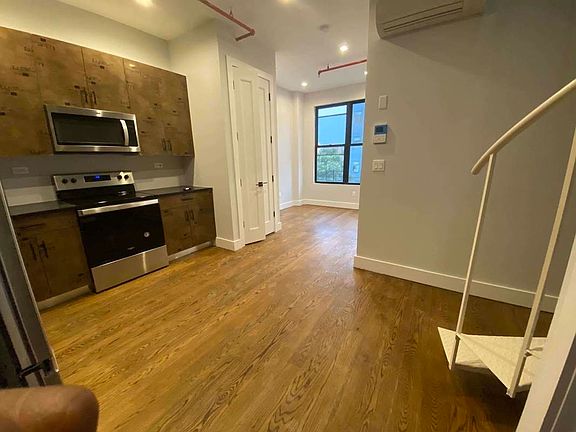 3rd image of 1556 Fulton St #22F