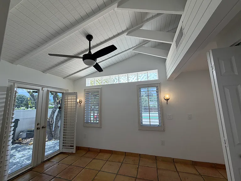 204 S Seacrest Cir — Photo 22