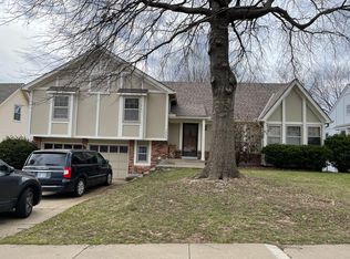 10220 Nieman Rd, Overland Park, KS 66214