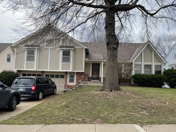 10220 Nieman Rd, Overland Park, KS 66214