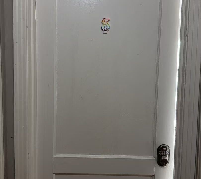 1st image of 1133 6th Ave N Room 3