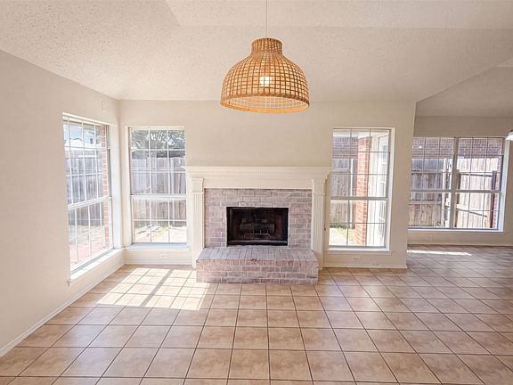 3rd image of 7008 Chateau Dr
