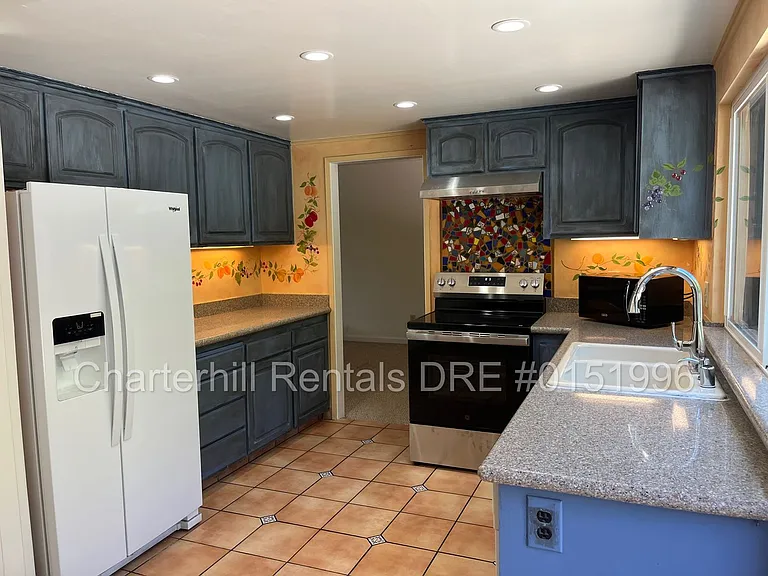 6598 Bridgewood Dr — Photo 4