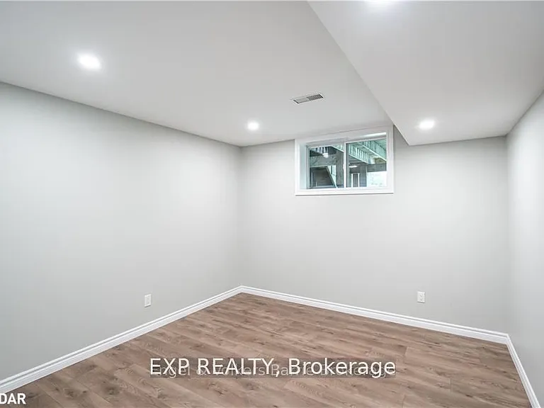 19 Loon Ave #LOWER LEVEL — Photo 14