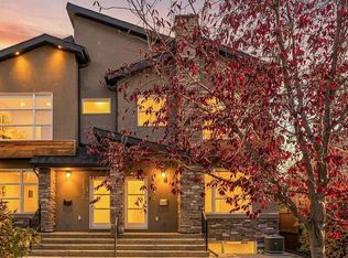 2432 W 24a St SW #1, Calgary, AB T3E1W1