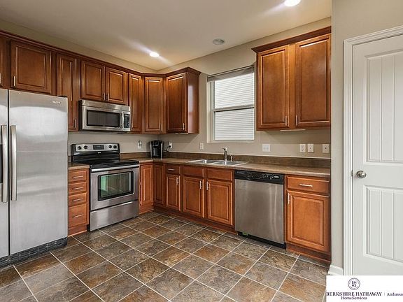 3rd image of 6455 Elm Hurst Dr