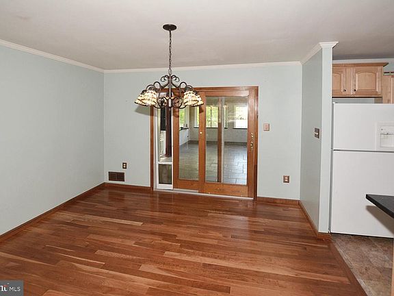 5th image of 4962 Swinton Dr