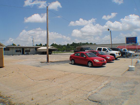 2nd image of 1709 E Kingshighway