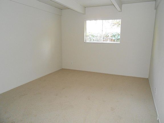 5th image of 751 Layne Ct APT 4