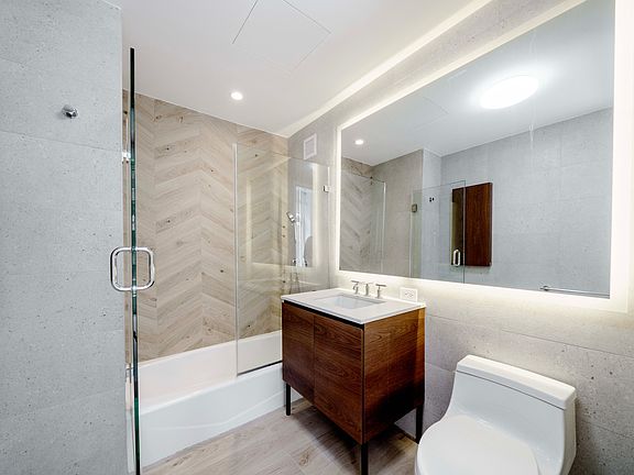 5th image of 339 W 38th St #14E