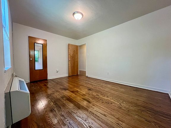 4th image of 400 4th St APT 11