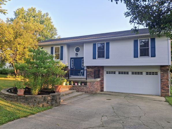 912 S Carleton Ct