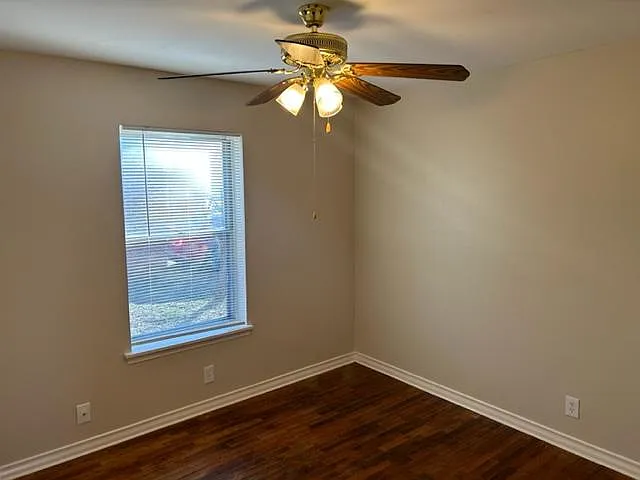 303 S Ballard Ave — Photo 6