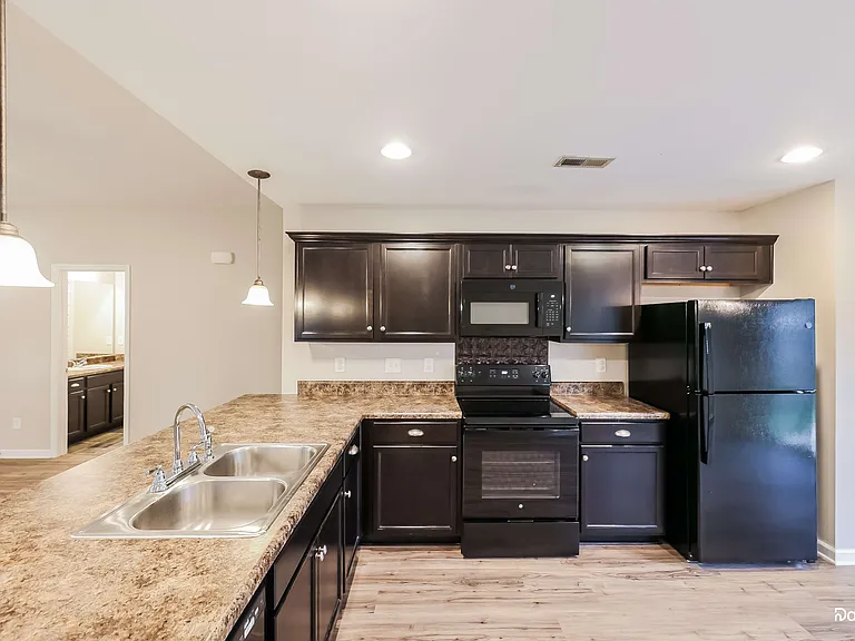 113 Winstead Cir — Photo 3