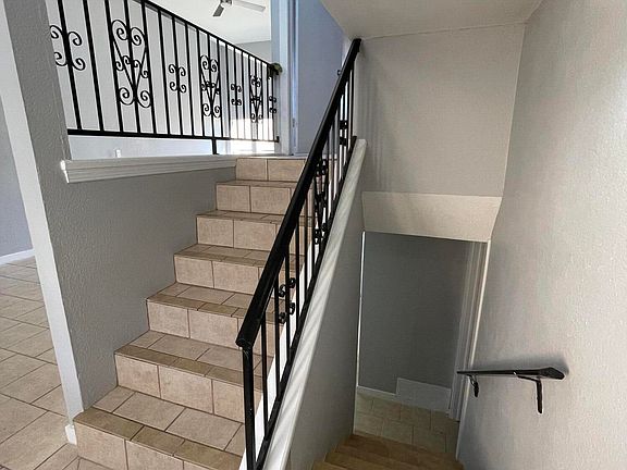 5th image of 3117 Wayside St APT E