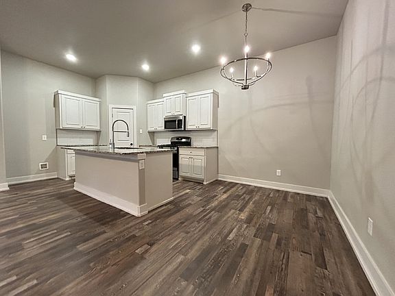 3rd image of 1403 15th St #A