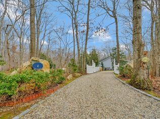 4 Crescent Way, Shelter Island Heights, NY 11965