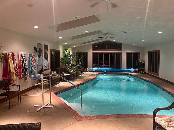 3rd image of 450 Marnie Ln
