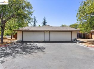 2275 Whitman Rd, Concord, CA 94518
