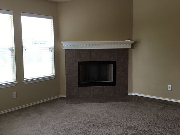 4th image of 11718 Oakdale Mdw