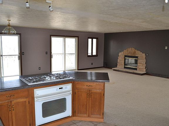 3rd image of 3067 Meadow Hills Dr