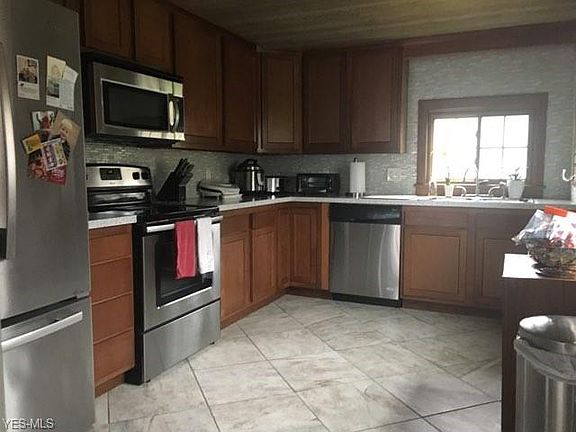 3rd image of 334 Quincy Ave