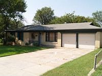 1st image of 805 Lee Dr
