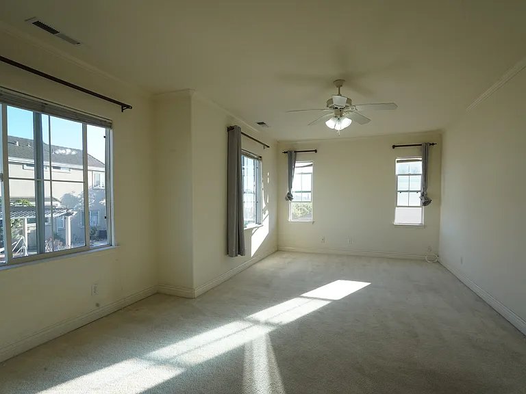 2207 Spanish Ct — Photo 6