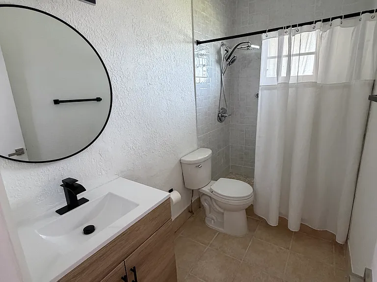 1120 NW 30th Pl — Photo 7