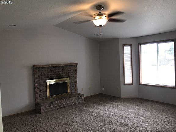 4th image of 15318 NE 77th St