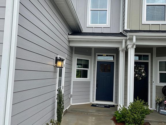 This townhome is inviting to you and your guests!
