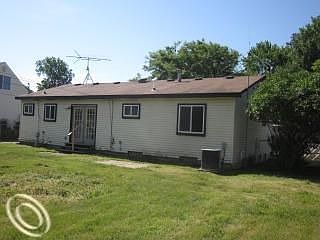 3rd image of 29880 Windsor St