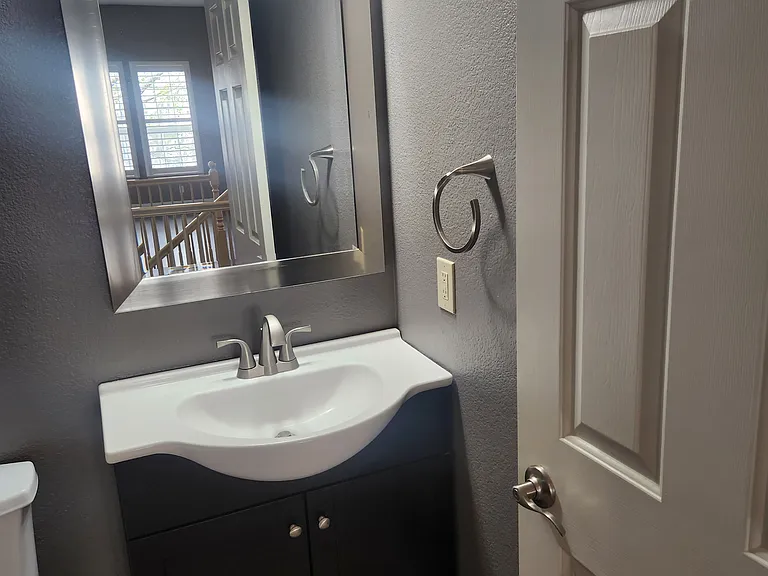 4742 Village Green Pkwy — Photo 14