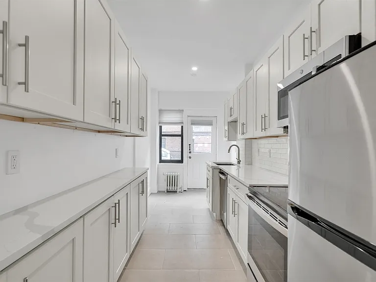 137 Englewood Ave #5 — Photo 9
