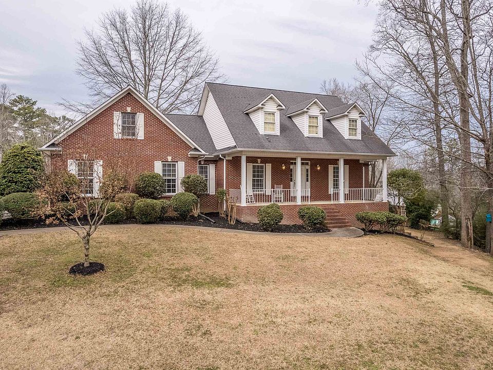 1st image of 733 Scenic Cir NE