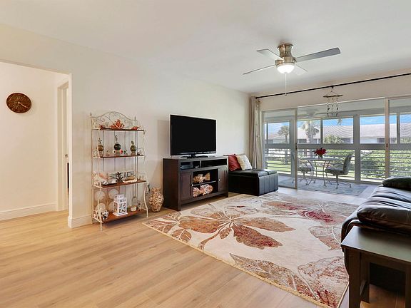 3rd image of 3 Garden St APT 205K
