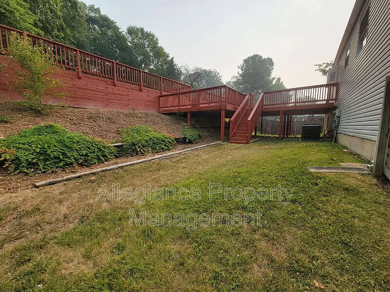 7598 Springfield Hills Dr — Photo 35
