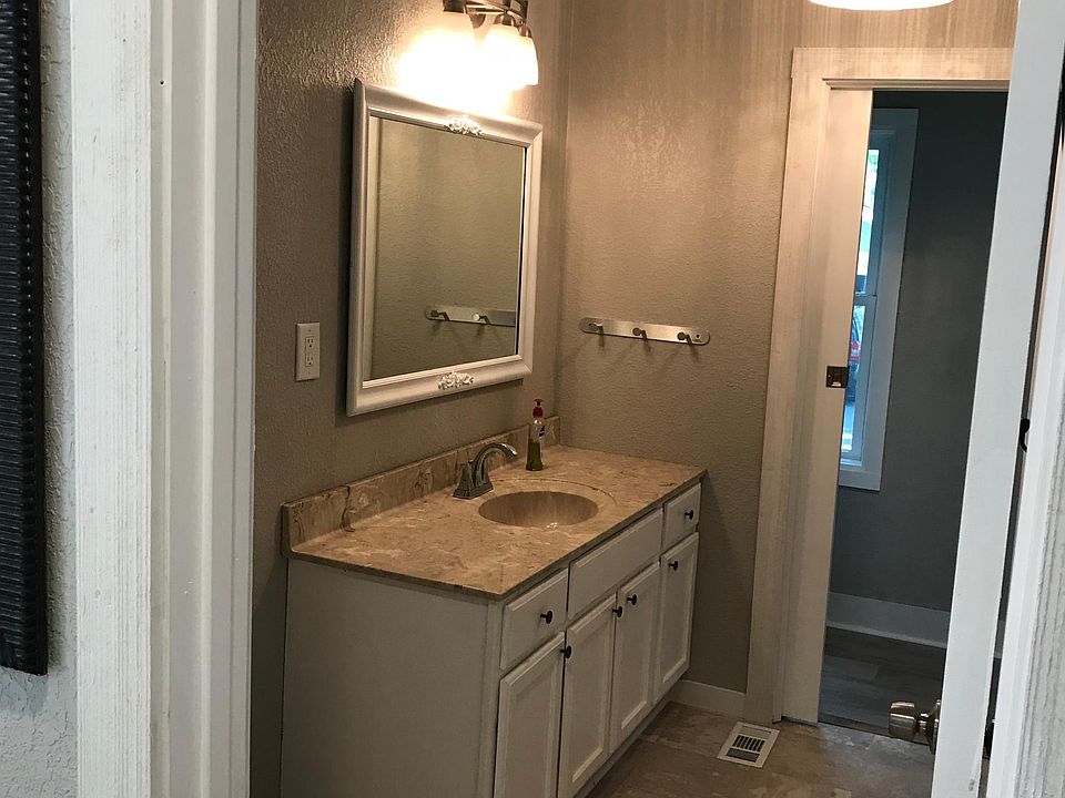 2nd image of 8650 Acorn St SE