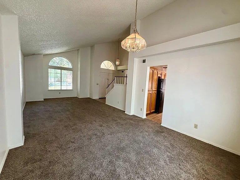 993 E Edgemont Dr — Photo 10