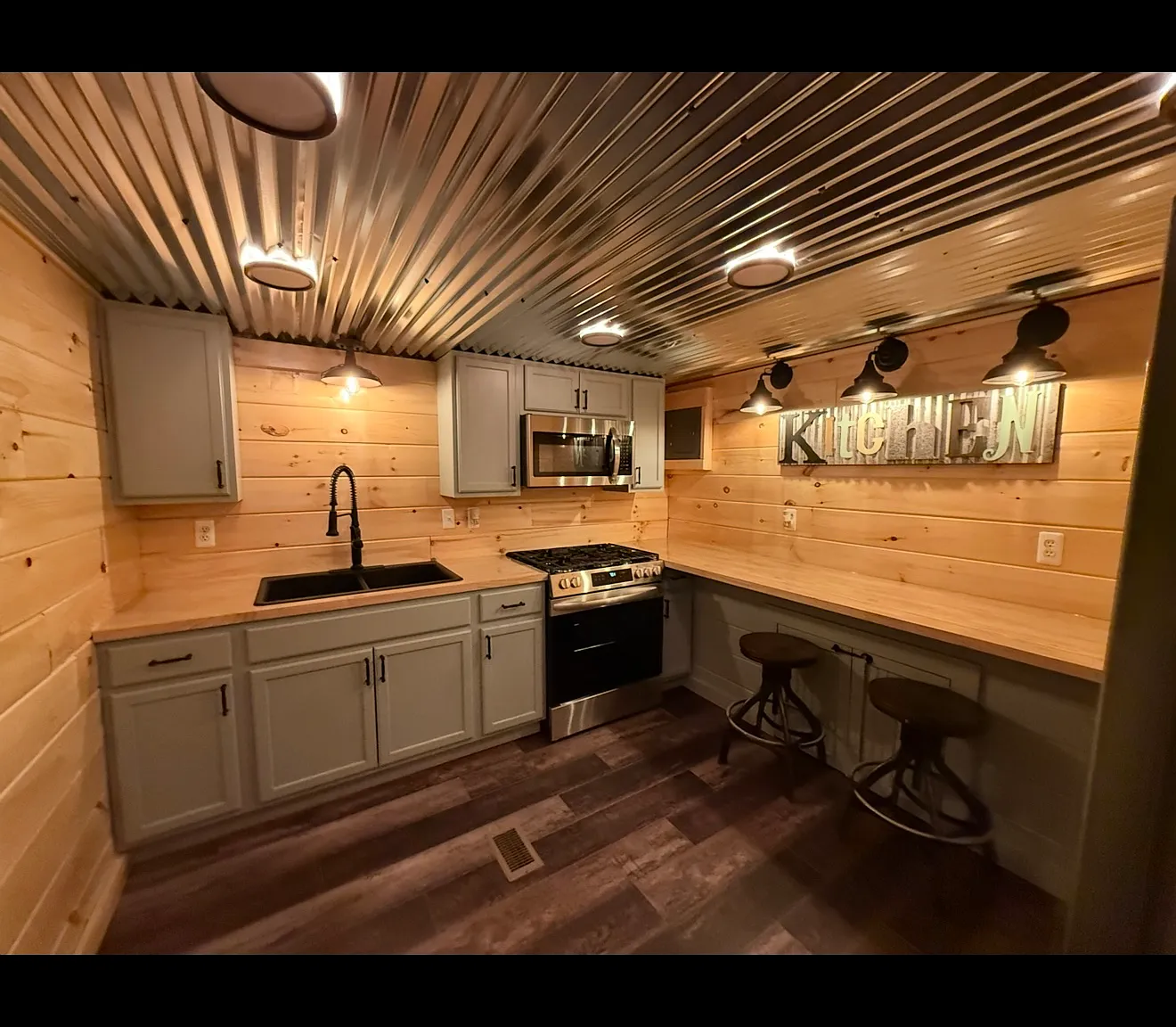 2 bed, 1000 sqft, $1,500 — Photo 1