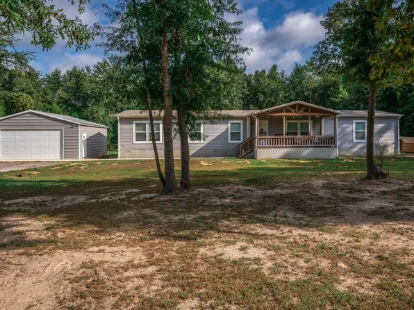 203 Tanglewood Dr, Gilmer, TX 75645