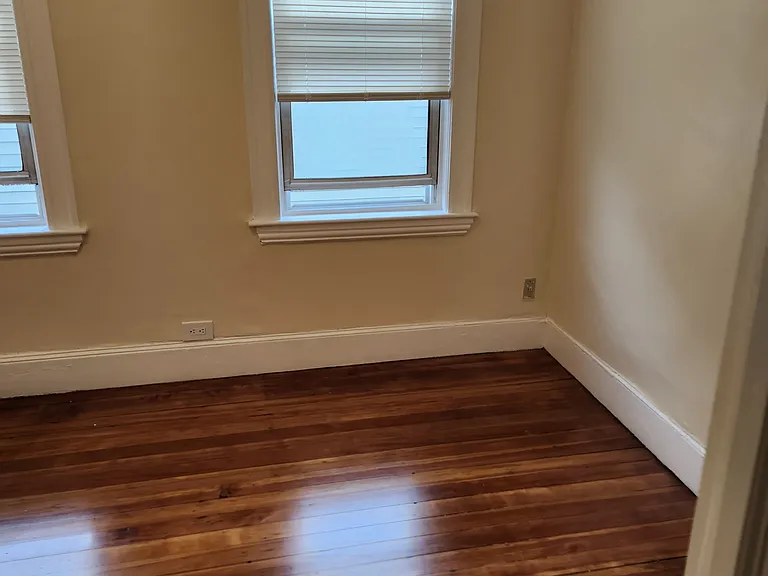 35 Havelock St #3 — Photo 4